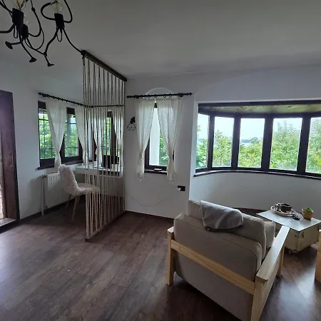 Azure Bay Family Villa, 50m From The Sea 빌라 *
