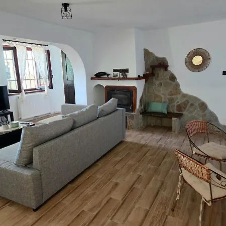 Azure Bay Family Villa, 50m From The Sea *